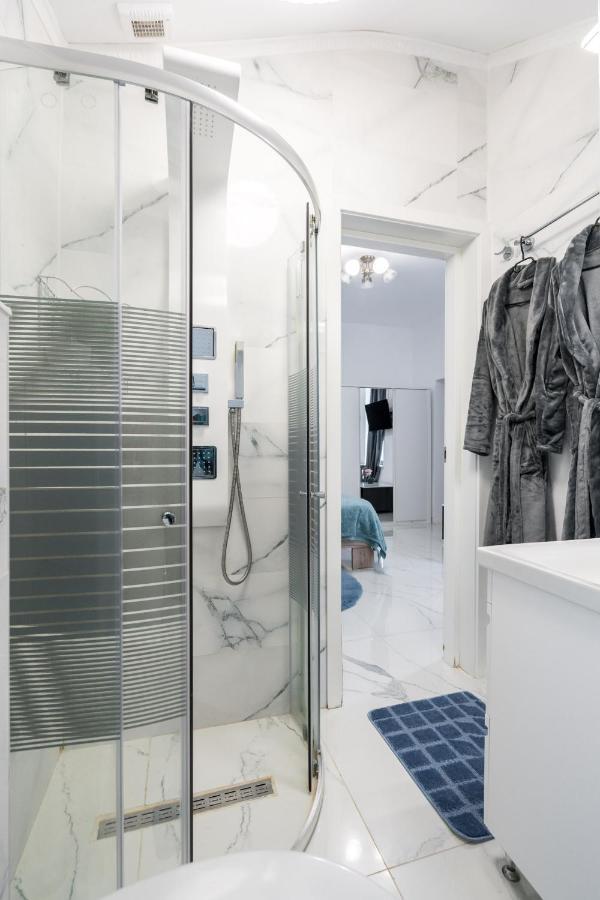 Blue-Line-Apartment-Unirii بوخارست المظهر الخارجي الصورة